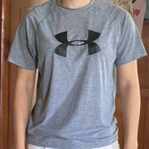 Youth/Kids Medium Under Armour Heat Gear TShirt